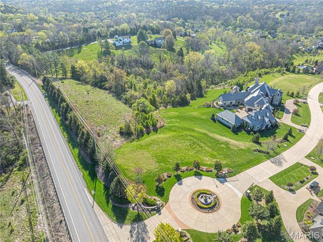 302 Wardenburg Farms Drive, Wildwood, MO 63005