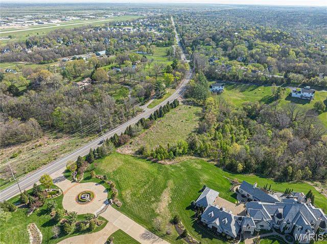 302 Wardenburg Farms Drive, Wildwood, MO 63005