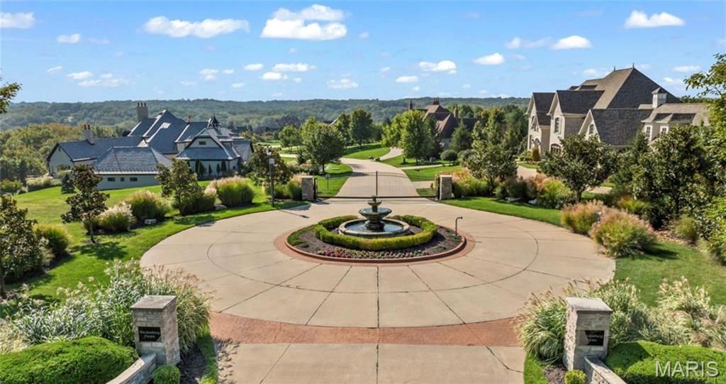 302 Wardenburg Farms Drive, Wildwood, MO 63005