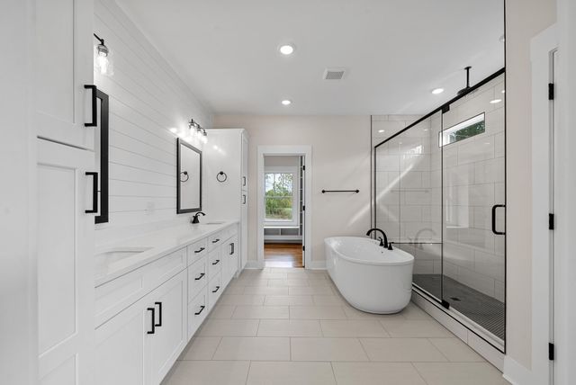 1824 Gholson Rd, Clarksville, TN 37043