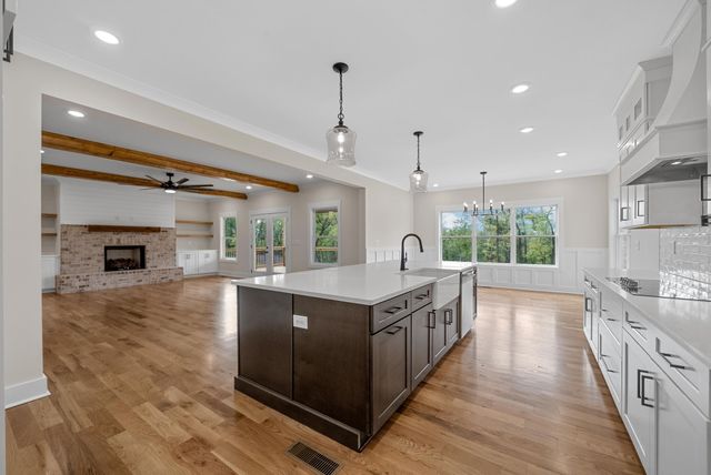 1824 Gholson Rd, Clarksville, TN 37043