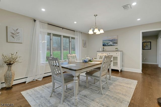 3 Esther Ct, Chester Twp., NJ 07930