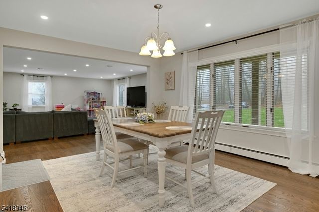 3 Esther Ct, Chester Twp., NJ 07930