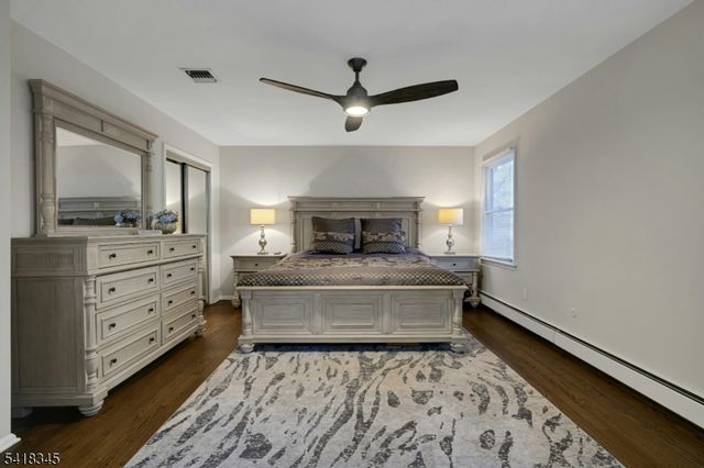 3 Esther Ct, Chester Twp., NJ 07930