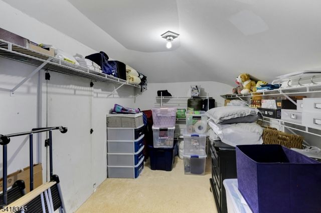 3 Esther Ct, Chester Twp., NJ 07930