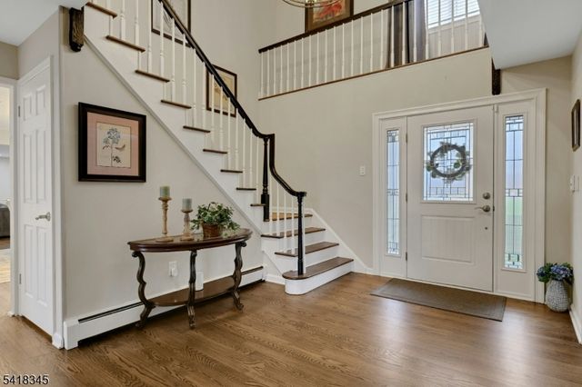 3 Esther Ct, Chester Twp., NJ 07930