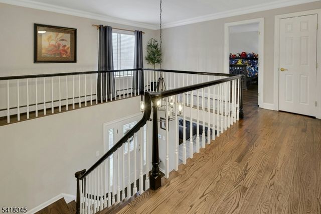 3 Esther Ct, Chester Twp., NJ 07930