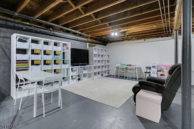 3 Esther Ct, Chester Twp., NJ 07930