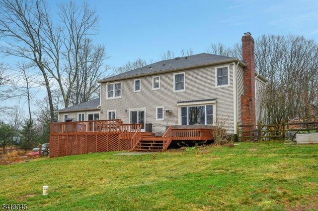 3 Esther Ct, Chester Twp., NJ 07930
