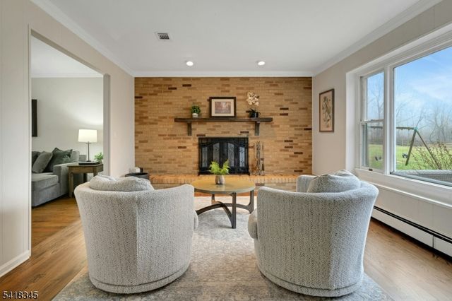 3 Esther Ct, Chester Twp., NJ 07930