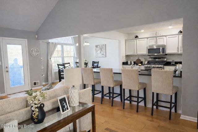 11210 Carriage View Way, Jeffersontown, KY 40299