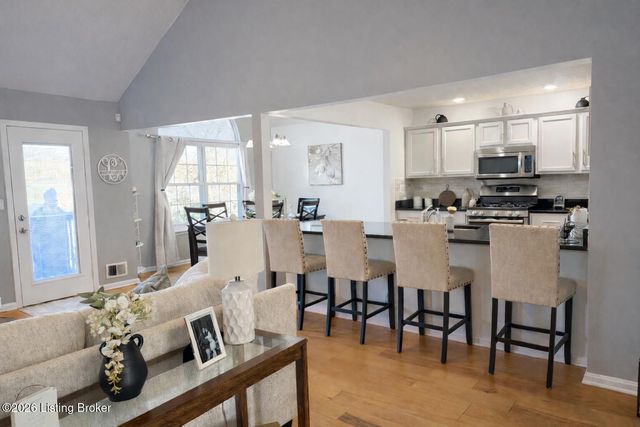 11210 Carriage View Way, Jeffersontown, KY 40299