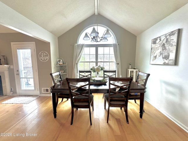 11210 Carriage View Way, Jeffersontown, KY 40299