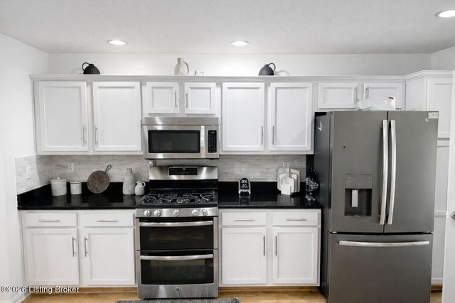 11210 Carriage View Way, Jeffersontown, KY 40299