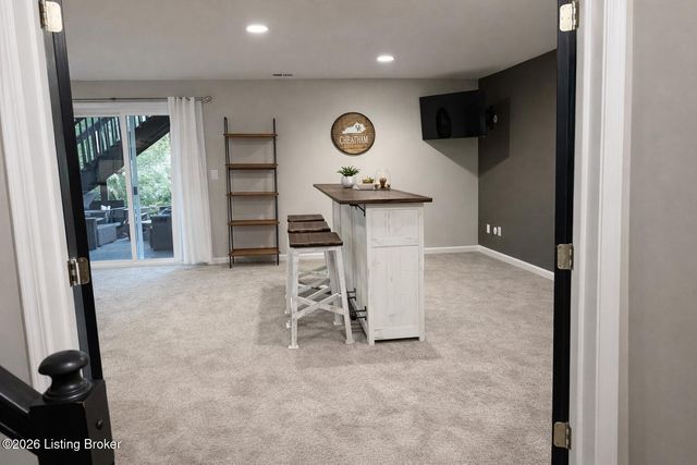 11210 Carriage View Way, Jeffersontown, KY 40299