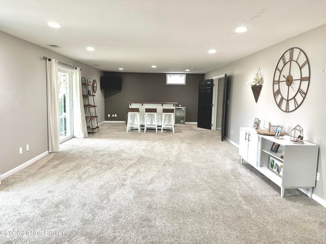 11210 Carriage View Way, Jeffersontown, KY 40299