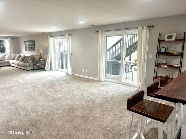 11210 Carriage View Way, Jeffersontown, KY 40299