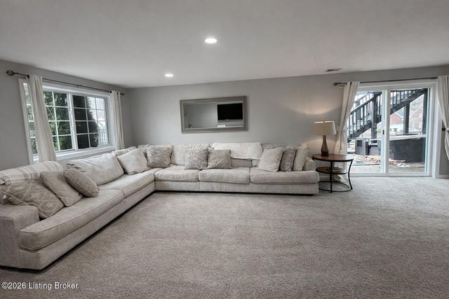 11210 Carriage View Way, Jeffersontown, KY 40299