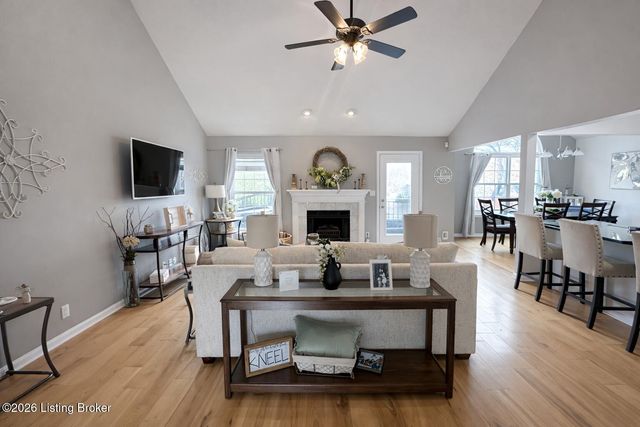 11210 Carriage View Way, Jeffersontown, KY 40299