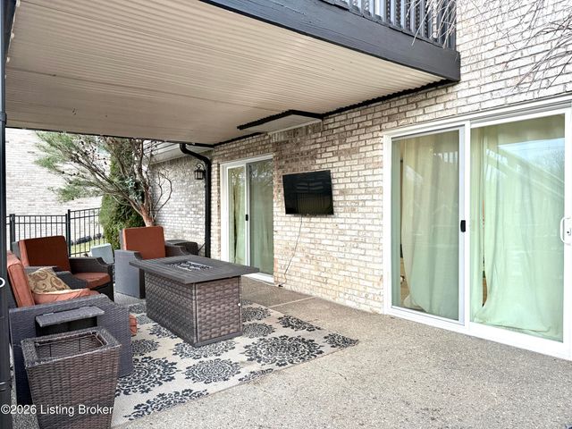 11210 Carriage View Way, Jeffersontown, KY 40299