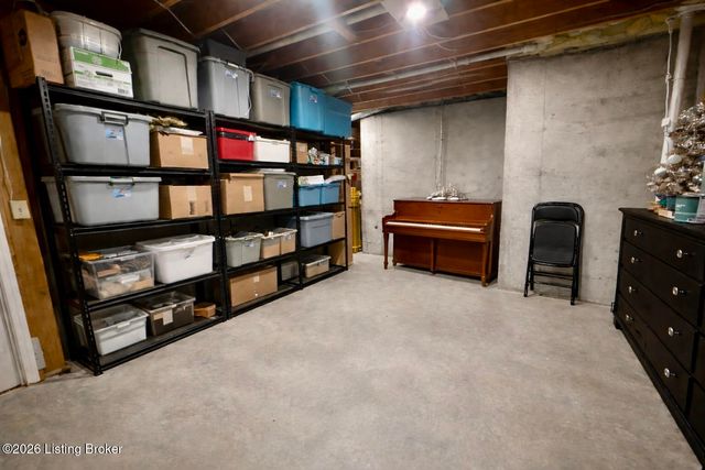 11210 Carriage View Way, Jeffersontown, KY 40299