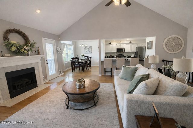 11210 Carriage View Way, Jeffersontown, KY 40299