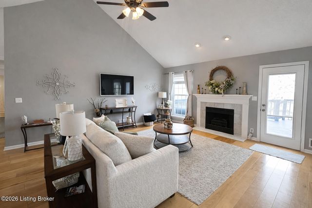 11210 Carriage View Way, Jeffersontown, KY 40299