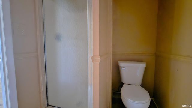 200 W 12TH Street, Johnston City, IL 62951