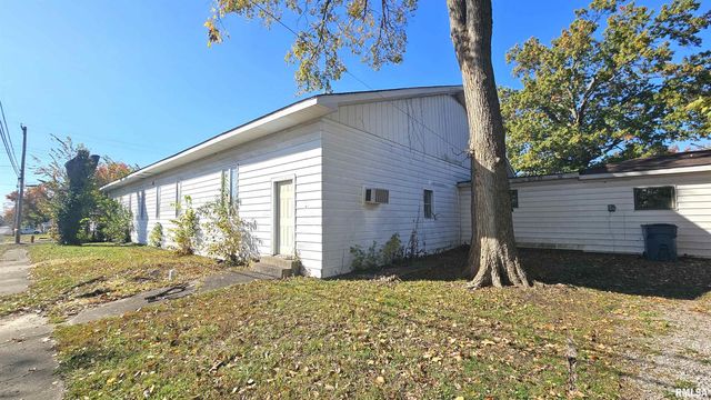 200 W 12TH Street, Johnston City, IL 62951