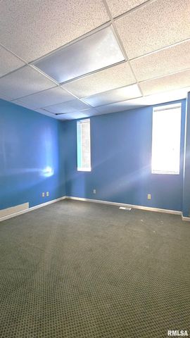 200 W 12TH Street, Johnston City, IL 62951