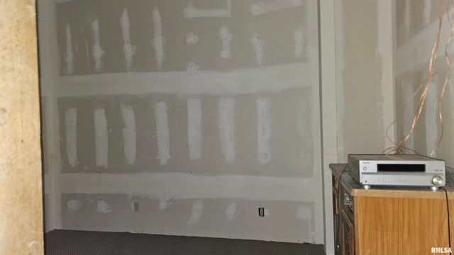 200 W 12TH Street, Johnston City, IL 62951