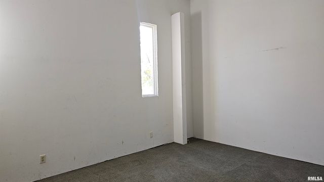 200 W 12TH Street, Johnston City, IL 62951