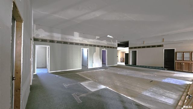 200 W 12TH Street, Johnston City, IL 62951