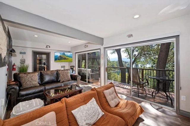 27550 North Bay Road, Lake Arrowhead, CA 92352