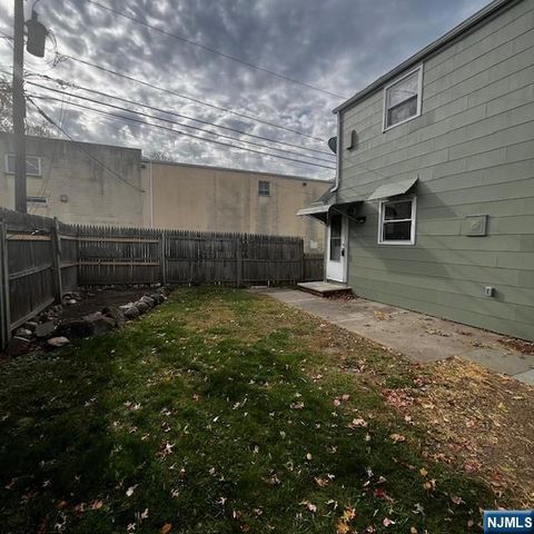 3 Irving Place 1st Floor, Bergenfield, NJ 07621