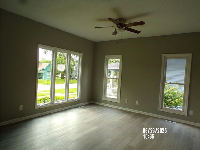 608 S Locust Street, Ottawa, KS 66067