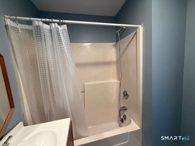 483 Cestnut Hill Avenue, Waterbury, CT 06704