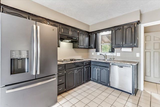8206 E Levitt Dr, Wichita, KS 67207