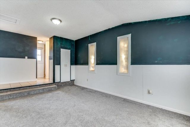 8206 E Levitt Dr, Wichita, KS 67207