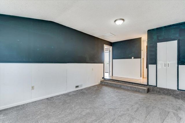 8206 E Levitt Dr, Wichita, KS 67207