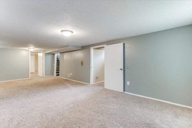 8206 E Levitt Dr, Wichita, KS 67207