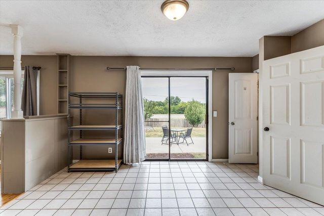 8206 E Levitt Dr, Wichita, KS 67207