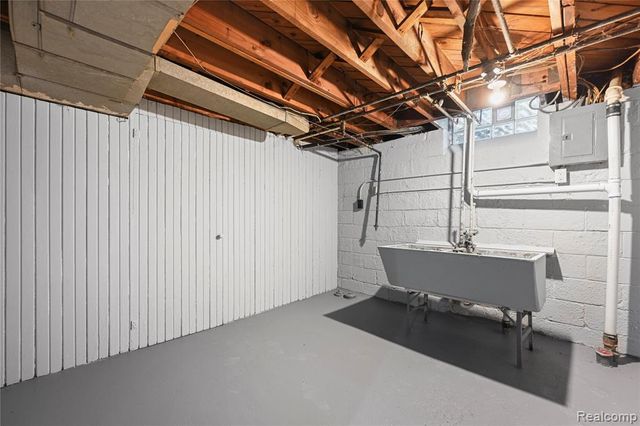 8130 Ward Street, Detroit, MI 48228