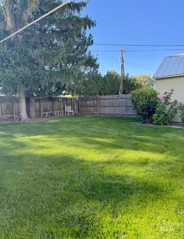 516 E Galveston St, Caldwell, ID 83605