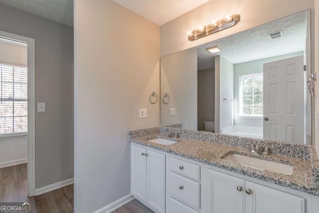 5014 Red Oak Lane, Gainesville, GA 30506