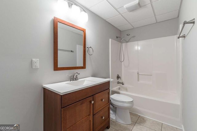 5014 Red Oak Lane, Gainesville, GA 30506