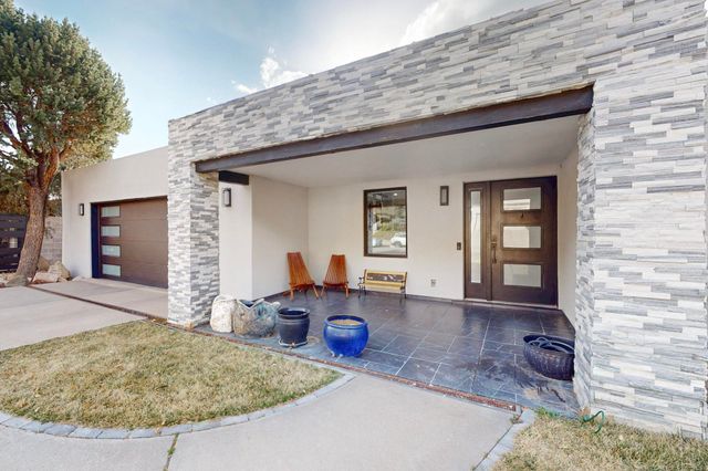 3105 Camino De La Sierra Lane NE, Albuquerque, NM 87111