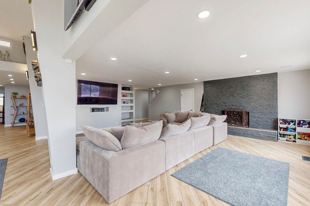 3105 Camino De La Sierra Lane NE, Albuquerque, NM 87111