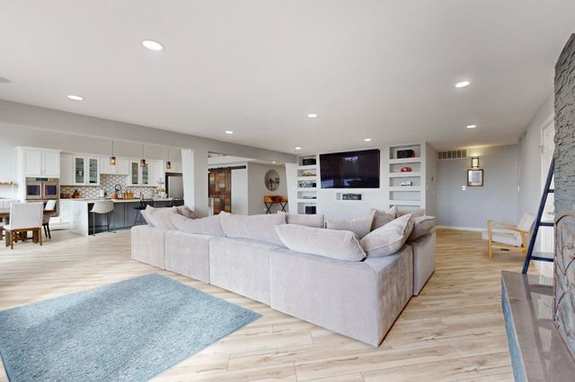 3105 Camino De La Sierra Lane NE, Albuquerque, NM 87111