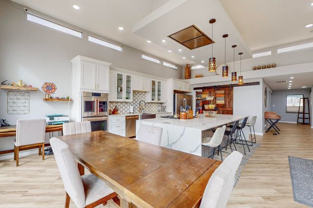 3105 Camino De La Sierra Lane NE, Albuquerque, NM 87111